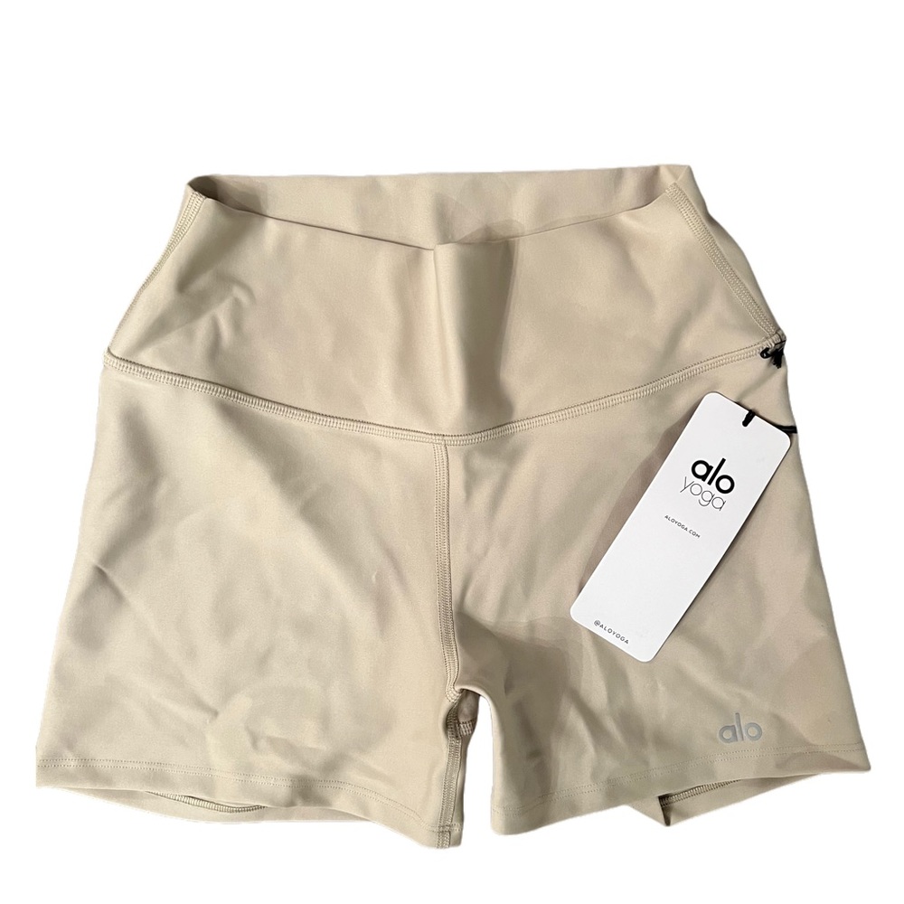 NWT ALO yoga 3” airlift shorts